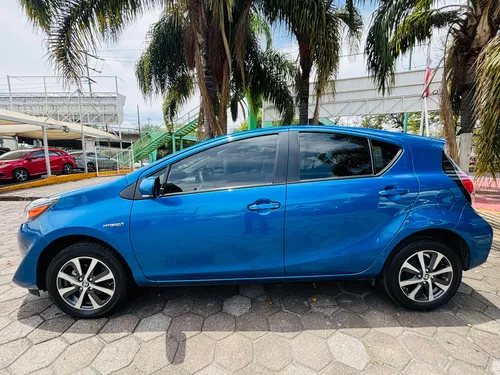 Toyota Prius 2021