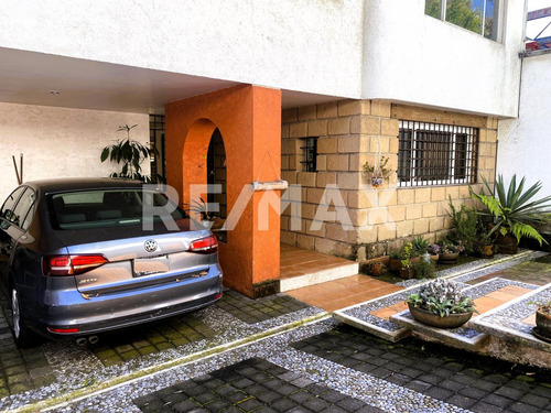 Vive El Lujo En Santa Fe: Casa Con Vistas, Comodidades Y Ubicación Única