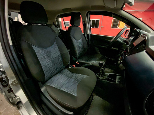 Imagem 12 de 15 de Fiat Uno 1.0 Fire Flex Attractive Manual 2020