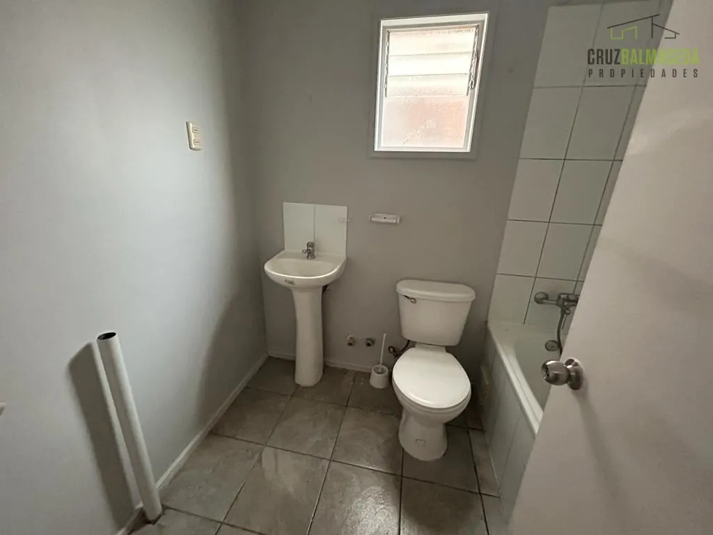 Imagen 5 de 12 de Casa En Arriendo De 2 Dorm. En Puerto Varas