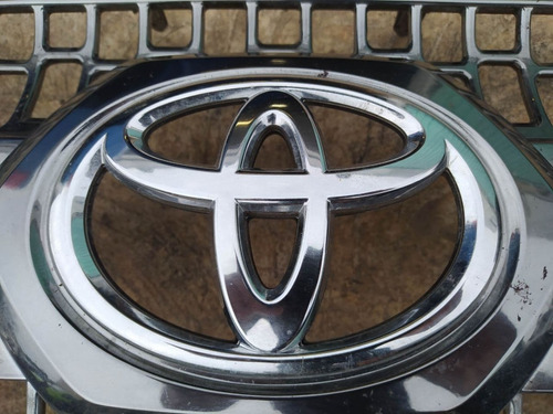 Emblema De Parrilla Toyota Tacoma 2016-2019 22705