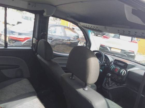 Imagem 14 de 15 de Fiat Doblò 1.8 Mpi Essence 7l 16v Flex 4p Manual