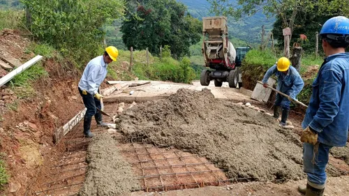 Autohormigonera 2500r (2.5 M³) | Mezcladora De Concreto