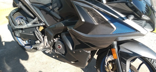 Rouser Rs