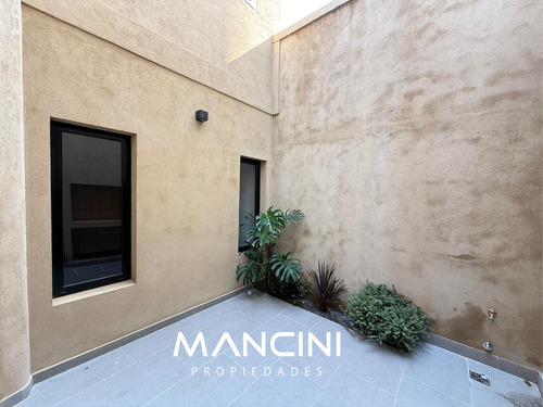 Ph En Venta De 2 Ambientes Con Patio Y Parrilla - San Martín Centro