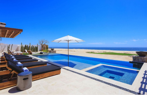 Residencia Frente Al Mar, A 40 Metros De La Playa, Alberca Infinity, Jacuzzi, Residencial Privado Con Campo De Golf, Casa Club, En Venta, Cabo San Lucas.