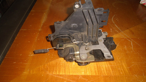 Imagen 2 de 3 de Vendo Cerradura Trasera Izquierda De Skoda Fabia, Año 2005
