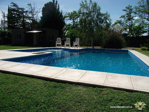 Casa En Venta - 6 Dormitorios 4 Baños - Mendoza