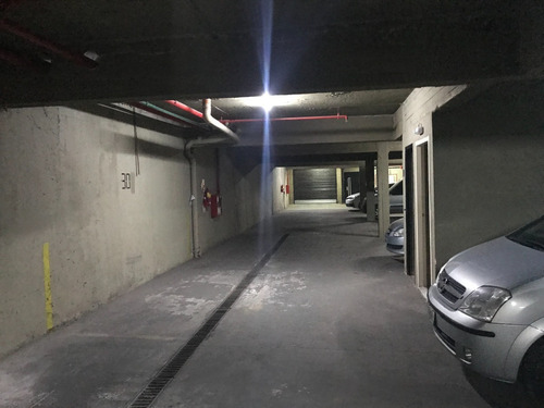Imagen 3 de 6 de Cochera Cubierta En Venta Almagro Av Corrientes Al 3400