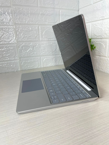 Laptop Microsoft Surface Go Core I5 10th Ram 4gb + 256gb Ssd Plateado (Reacondicionado)