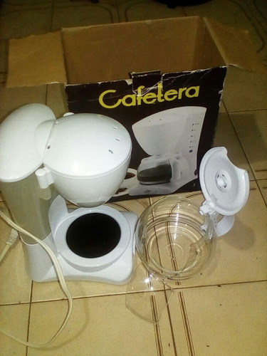 Cafetera Electrica  Marca H Y M 6 Tazas 