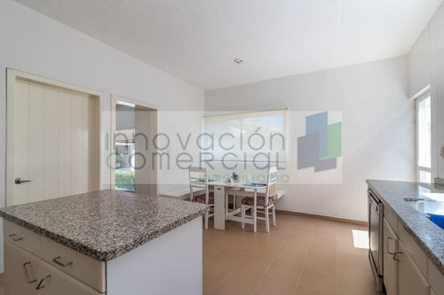 Jurica, Casa En Venta En La Mejor Calle