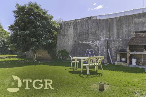 Oport X Viaje - Imponente Casa En Lote Propio. Ideal Dos Familias.
