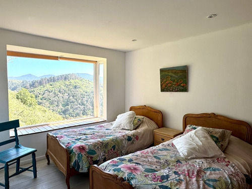 Cómoda Casa Con Vista Al Valle.