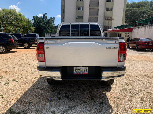 Toyota Hilux 4x4