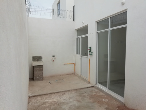 Casa En Renta, Colinas De San Patricio, Av Colinas De San Patricio, Rcr 399553