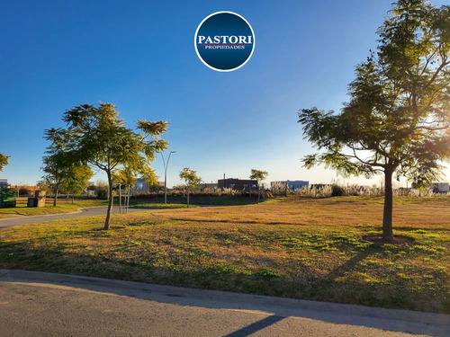 Venta De Lote - Puertos Del Lago - 662.88 Mts