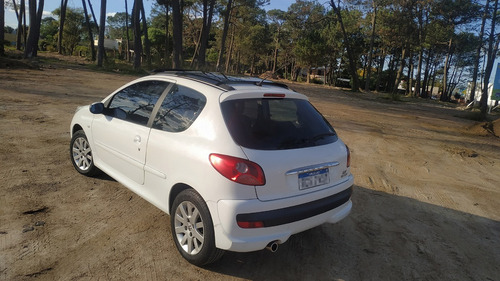 Peugeot 207 Compact Image