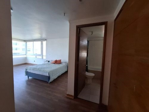 Departamento Duplex En Arriendo De 5 Dorm. En Las Condes