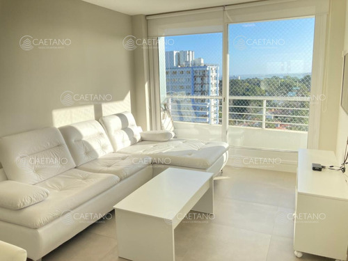 Apartamento Dos Dormitorios En Alquiler Anual, Punta Del Este