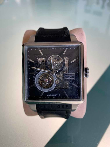 Maravilhoso Relógio Tommy Hilfiger Automatic (corda)