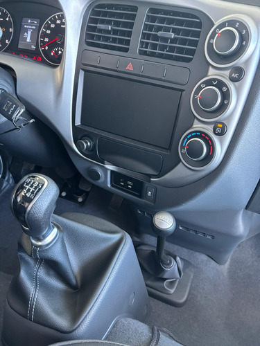 Kia Bongo 2.5 k2500 4x4 3 lugares Com Ar condicionado