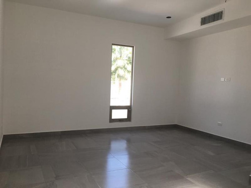 Imagen 2 de 12 de Casa Sola En Venta Palmas San Isidro
