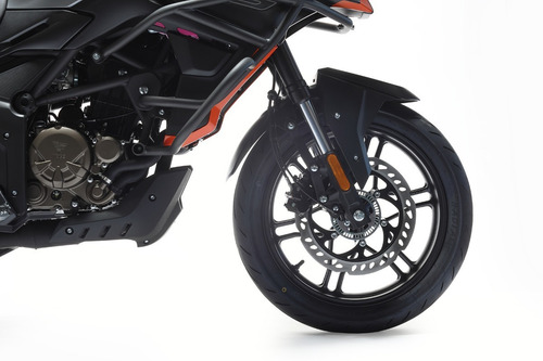 Imagen 12 de 15 de Voge Ds 300
