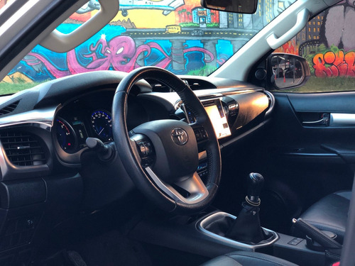 Toyota Hilux 2017 Srv Pack 2.8 Manual 4x2 Con Cuero !