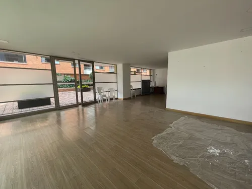 Amplio Apartamento- Excelente Ubicacion .