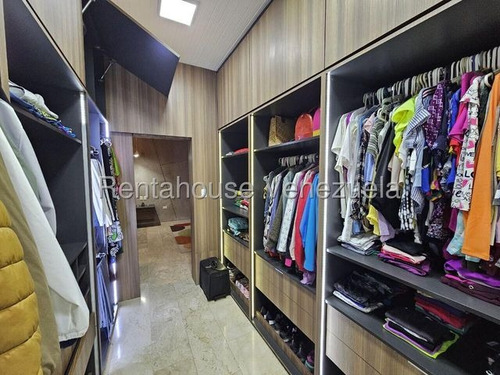Agp Moderna Casa En Venta En Lomas De Chuao, Con Hermosa Áreas Sociales 25-21600 Ys