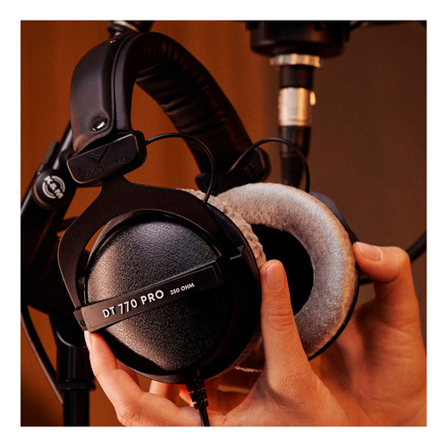Beyerdynamic Dt770pro Audifonos 250 Ohms Color Negro/gris