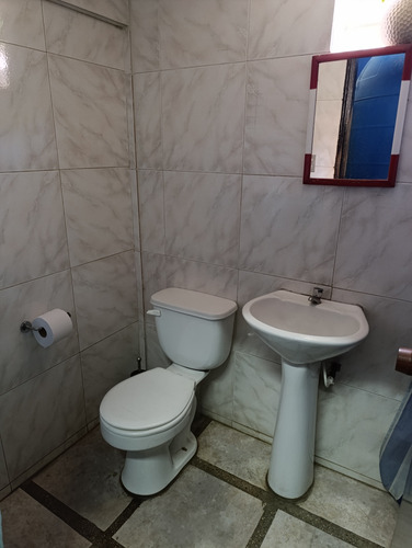 Local En Venta A Pie De Calle Av. Las Ferias Clientes D. (lp