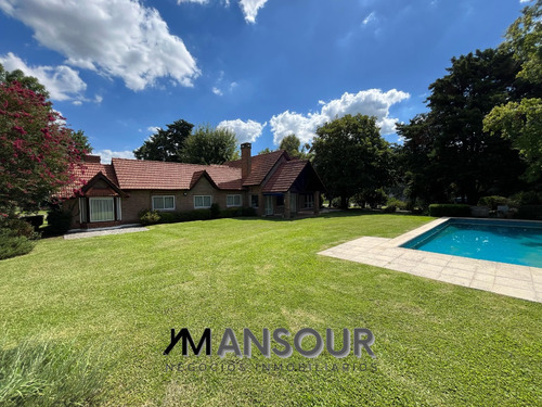 Chalet Sobre Lote De 1550m2 En Esquina Country San Diego