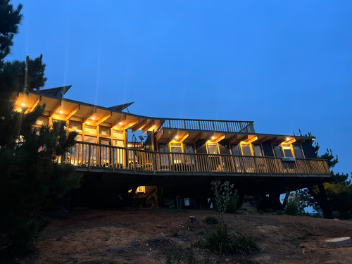 Hermosa Casa Nueva En Campomar. Vista Al Mar.