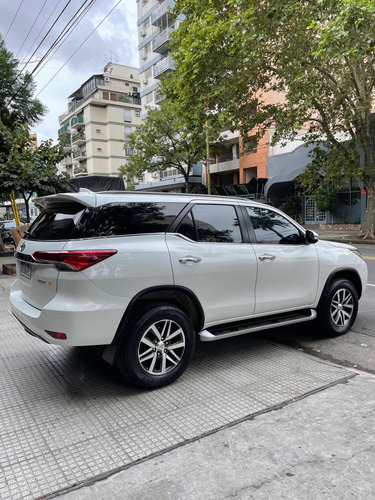 Imagen 10 de 15 de Toyota Sw4 2.8 Srx 177cv 4x4 7as At 2017