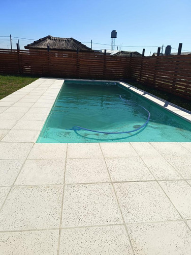 Casa En Venta - 3 Dormitorios 2 Baños - 380mts2 - San Vicente