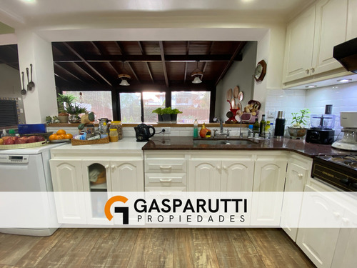 Casa En Venta En Aranjuez Country Club, 4 Dorm. Con Pileta!