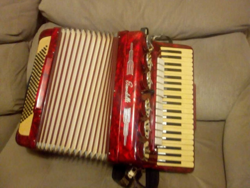 Imagem 5 de 6 de Vendo Uma Acordion