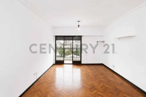 Venta Departamento 3 Ambientes Con Balcon, Sum, Baulera En Once.