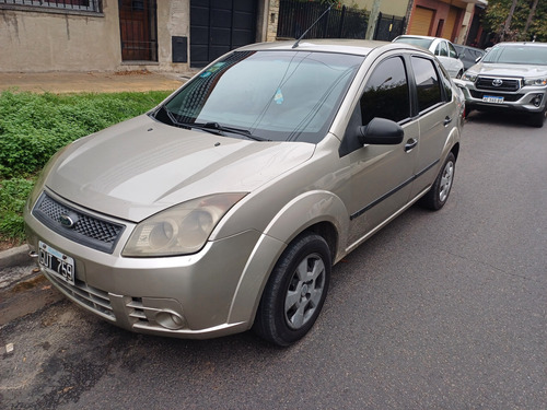 Ford Fiesta Max 1.6 Ambiente