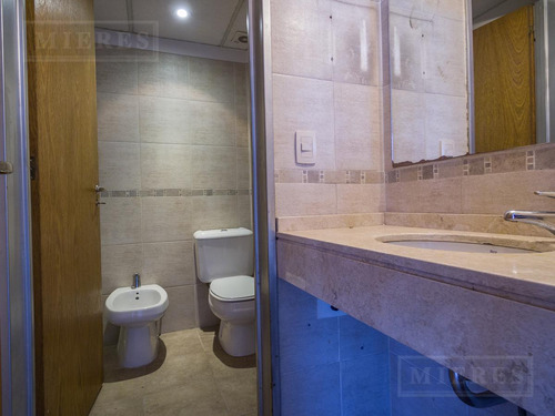 Oficina En Alquiler De 594 M2 Thames Y Panamericana, San Isidro