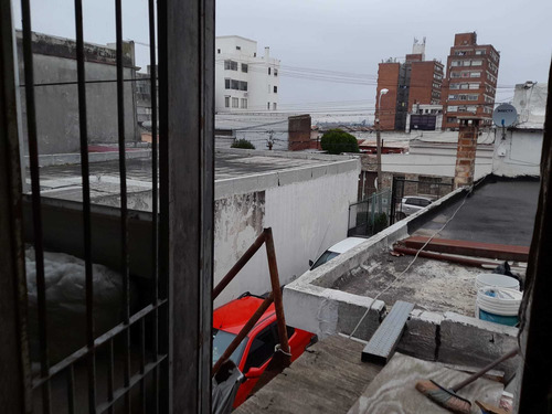 Imagen 2 de 5 de 1217 Venta Casa C/cancha De Futbol 5 Paso Molino
