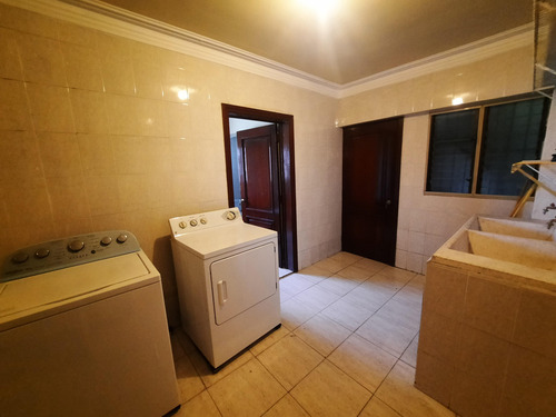 Se Renta Apartamento Amueblado 3 Habitaciones En La Av. Anacaona