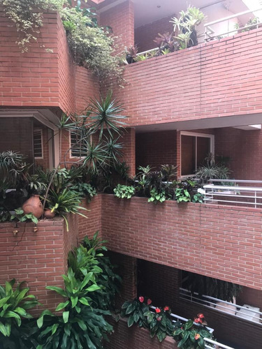Imagen 3 de 24 de Venta De Apartamento Duplex En Los Naranjos De Las Mercedes