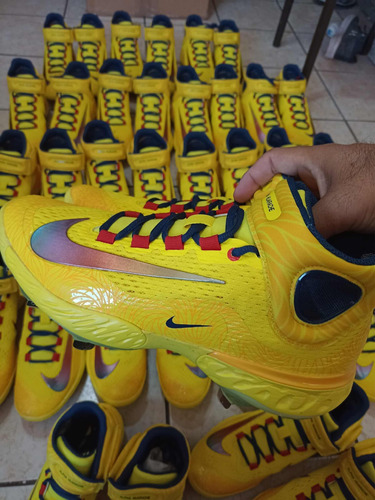 Nike Ronald Acuña Amarillo