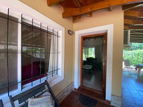 Casa Con 3 Habitaciones Y 2 Baños