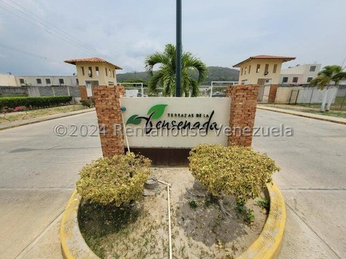 Gisselle Lobo Vende Town House En Conjunto Residencial Barquisimeto 2  4  2  4  3  4  6, Cuenta Con Doble Vigilancia, 2 Habitaciones, 2 Baños, Family Room.