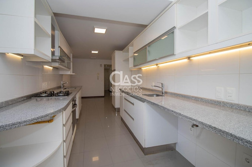 Imagen 25 de 30 de Venta Apartamento En Punta Carreta, Frente Al Club De Golf.