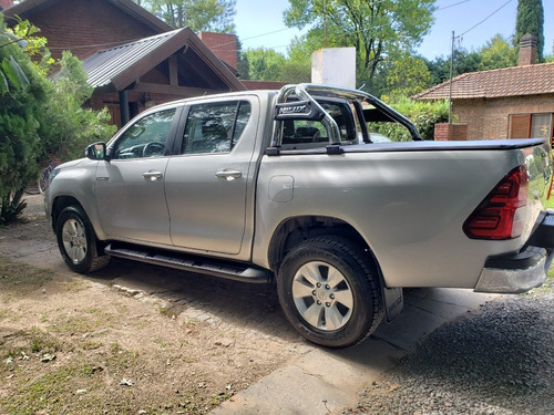 Toyota Hilux Srv 4x2 D/c 2.8